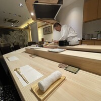 鮨 赤酢 はなやま - カウンター席