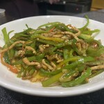 沙漠之月 - 万願寺唐辛子のチンジャオロース。