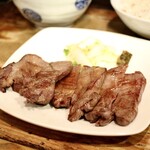 一隆 - 牛タン焼定食 (6切れ)
