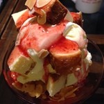 Very Berry Cafe - ストロベリーチーズケーキサンデー（≧∇≦）