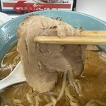 Kuruma Ya Ramen - チャーシューはスープに付けないとトロトロにならない。