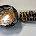 manna kitchen - 韓国の訪問した時の思い出をオーナーと話してたら注文したキンパとチゲの出来あがりです。