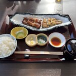 浜名湖うなぎ 元城亭 - 
            鰻御膳（双身）鰻一匹