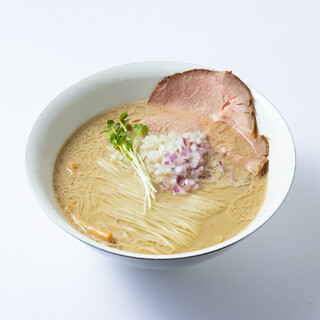 濃厚煮干豚骨らーめん