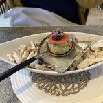 サンセリテ - ◉アミューズ
      　アオリイカのタルト、キャビア、紅芯大根
      　※このお店の定番ですね♪