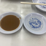 餃子の王将 御影店 - 餃子の味噌たれ　普通のお酢