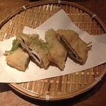 ワインと天婦羅 あら木 - 大葉の豚肉まき