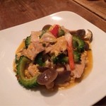 タイ国屋台食堂 ソイナナ - タイ風ゴーヤチャンプル 680円