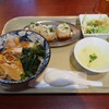 Yakishourompoudoragon - 鶏肉飯定食　800円