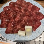 肉の天満屋 神楽亭 - 塩タン