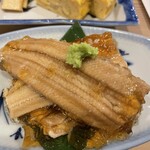 Matsumi - 穴子の煮物。すごい量、日本酒がすすむ