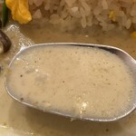 グリーンカレー＆国語教室 M - グリーンカレールー。青唐辛子の程よい辛みとココナッツミルクの絶妙なバランス