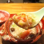 おおたに - 煮物：かますのあられ揚げと冬野菜の炊き合わせに 沢山の渡り蟹の身が使われた餡かけが土鍋の中でグツグツと音をたてて煮えています。美味しい！ 特大のむかご や 今市蕪、京人参が使われ、蕪の葉のみじん切りが散らしてあります。