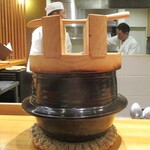 Ootani - 御飯物：鮑と銀杏の炊き込み御飯。  鮑のお出汁で炊いた釜飯は最高ォ～！ ですョ。