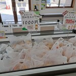 アウトレットスイーツ ロピア - こちら側のセットにはシュークリームやクレープ入り。