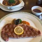 ステーキハウス　おおね - 付け合わせも丁寧な仕事で美味しい