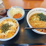 山田うどん - 料理写真: