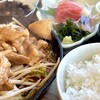 Totomo - このめっちゃ豪華な焼肉&お刺身の定食が¥1,250！