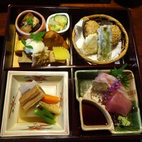葉山 日影茶屋 - ひかげ弁当：造り、口取、煮物、揚物