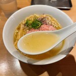 らぁ麺 鳳仙花 - 金目鯛のスープ