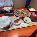 京の米料亭 八代目儀兵衛 - 三種の焼き魚御膳