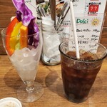 mi-toandowainitariamba-ruda-ri - バーニャカウダとアイスコーヒー
      バーニャカウダのソースは？...見切れちゃいました