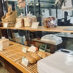 テンネンコウボパン ルバーブ - パンたち