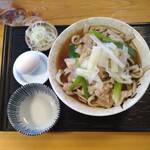 角萬 - 温かい肉南そば大盛のにくましと玉子