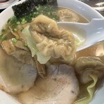 支那そば屋 こうや - 雲呑アップ