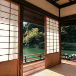 掬月亭 - 店内からの眺め