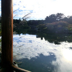 掬月亭 - 店内からの眺め