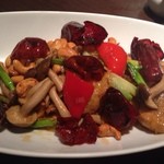 新中国料理 HARAKAWA - 北海道仙鳳趾カキ・カシューナッツ四川辛味炒め