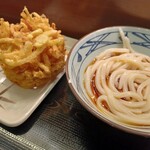 Marugame Seimen - 冷ぶっかけ並@390円、かき揚げ天@170円