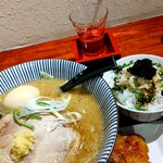 灼味噌らーめん 八堂八 - 国稀 450円、味玉味噌 1100円