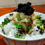 灼味噌らーめん 八堂八 - 自家製ウニバターご飯にズワイガニのキャビア乗せ