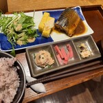 和カフェ ツムギ - 鯖の味噌煮定食