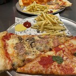 MAD PERROS PIZZA - 