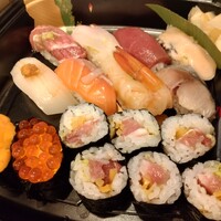 鮨竜 - 特上＆トロたく巻　@4,000円