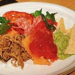 Tacos y Tequila Mole - 前菜盛り合わせ