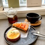 SUMI BAKE SHOP - 柿とほうじ茶のタルト・タルトシトロン・ほうじ茶（ホット）