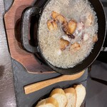 鍋錦 - タコとしらすのアヒージョ