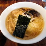 自家製麺 カミカゼ - 塩焦がしネギラーメン ¥900