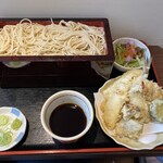 JINYA - 蕎麦大盛（プラス百円）
