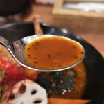 札幌スープカレー絲 - スープ　ズーム