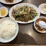 Rihaku - レバニラ炒め定食 800円