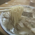 らーめん工房 龍 - 麺は細ストレート
