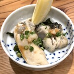 しんのすけ - 生かきポン酢_根室産大粒
      生かきポン酢_サロマ湖産小粒