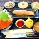 光る海 - 秋鮭定食