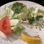 咲家 - 牡蠣フライ4個載ってました