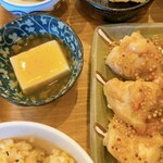 カフェ•レストラン きんぎょ食堂だいず - 鶏肉のハニーマスタード(左側)